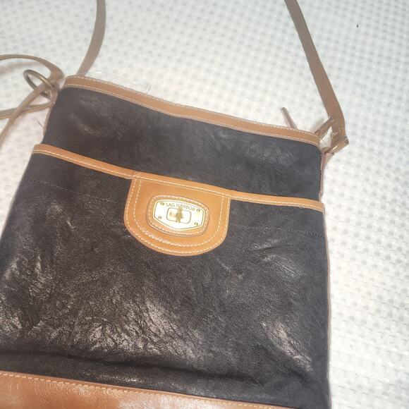 SAG HARBOR GUC FAUX LEATHER CROSSBODY BAG - Picture 2 of 12